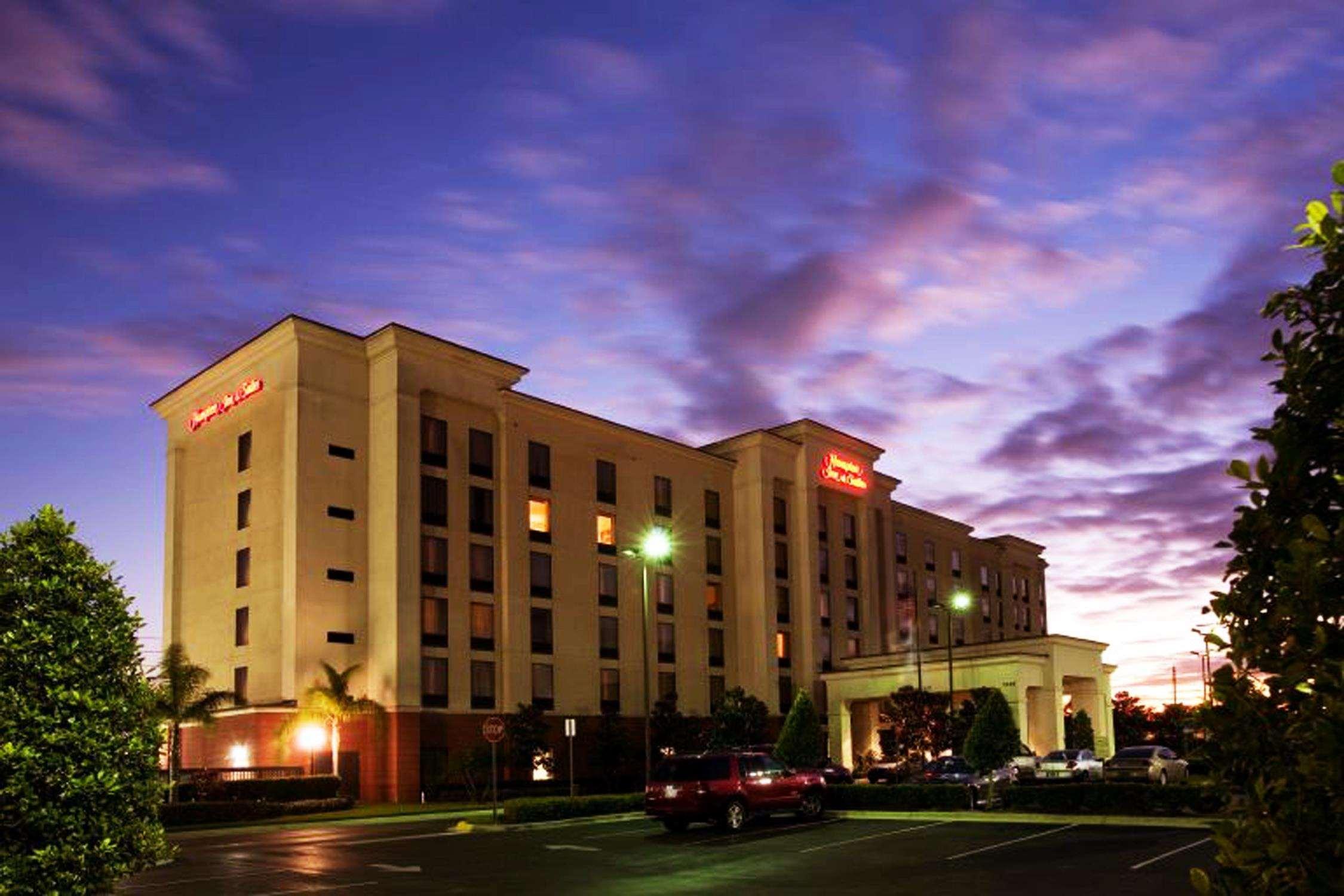 Hampton Inn & Suites Orlando International Drive North Екстериор снимка