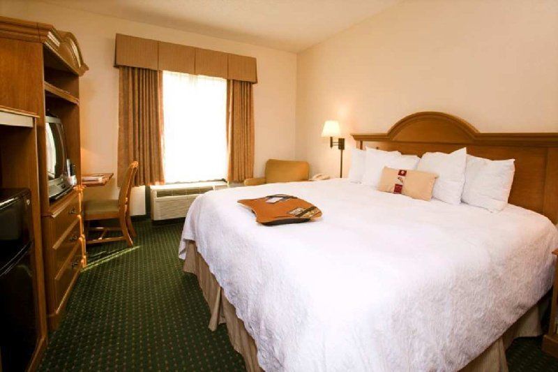 Hampton Inn & Suites Orlando International Drive North Стая снимка